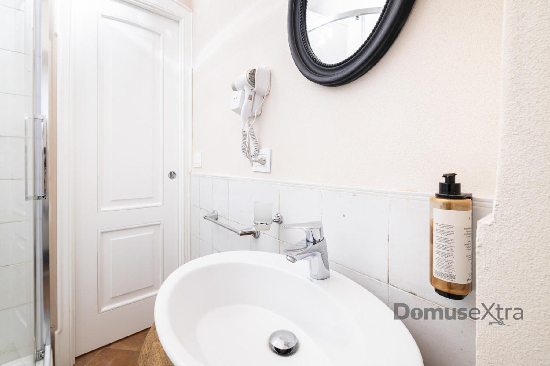 Piazza San Domenico Suite By Domusextra เนเปิลส์ ภายนอก รูปภาพ